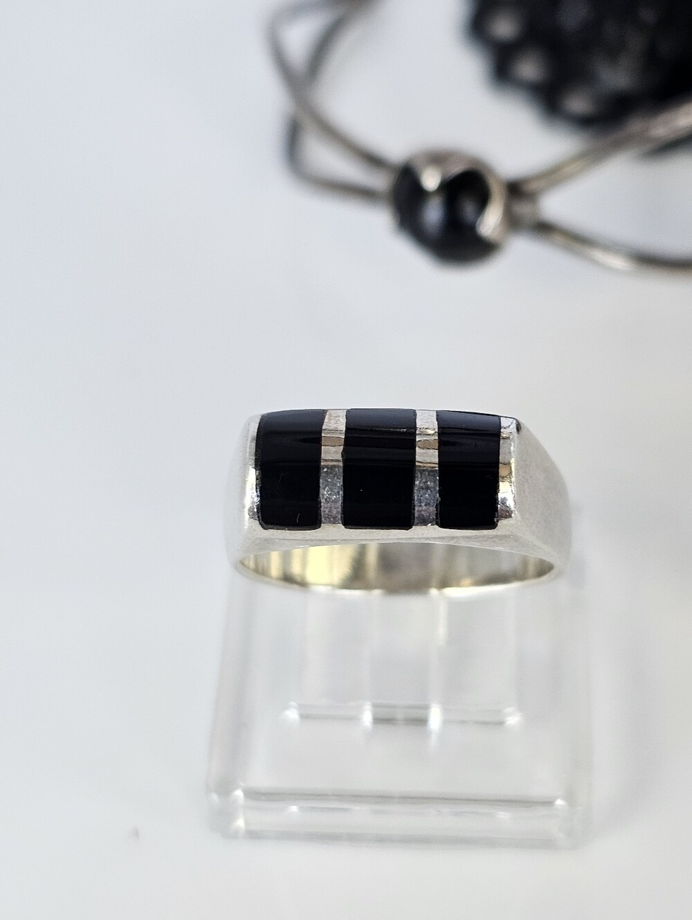 Vintage Native American Black Onyx & Sterling Silver Bracelet Ring & Earrings - Picture 7 of 8